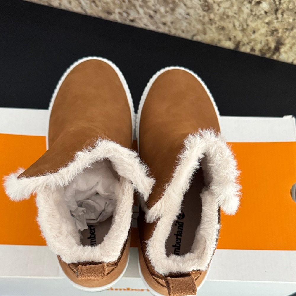 BNWT Timberland Tan Suede Fur-Lined Boots - Picture 5 of 8